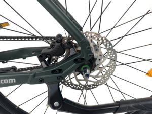 Bicicleta Eléctrica Urbana Queene Nueva de 36V 250W con Transmisión por Correa y Batería Oculta para Adultos, 700C - Product Image 1