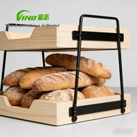 Étagère à nourriture en bois à deux niveaux avec cadre en métal pour pâtisseries et produits de boulangerie - Buffet Hôtel