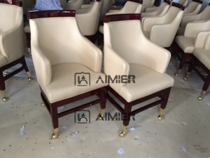 Sièges <span class=keywords><strong>de</strong></span> casino personnalisés Tapis doré Roue en aluminium Machine à sous VP Sièges Matériau en cuir texturé Chaises <span class=keywords><strong>de</strong></span> poker Baccarat - Product Image 2