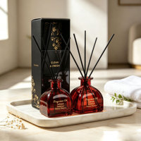 Diffuseur de parfum d'ambiance de luxe rouge personnalisé OEM, sans flamme, à base d'huiles essentielles, avec bâtonnets diffuseurs, longue durée, 50 ml