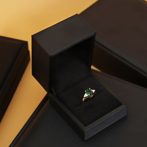 Caja de Joyería de Terciopelo de Lujo con Logotipo Personalizado de Fábrica, Caja de Joyería de Cuero PU Negro para Anillos, Pulseras, Collares, Colgantes y Pendientes - Product Image 5