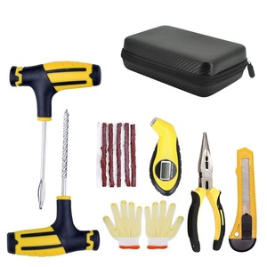 Kit d'outils de réparation de pneus de <span class=keywords><strong>voiture</strong></span> <span class=keywords><strong>prix</strong></span> usine avec boîtier en plastique pour fuite d'air d'urgence par <span class=keywords><strong>crevaison</strong></span> - Product Image 1