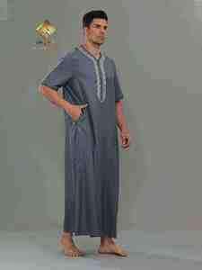 Robe de prière musulmane pour hommes du Moyen-Orient, mode arabe, fabriquée en coton et douce. - Product Image 1