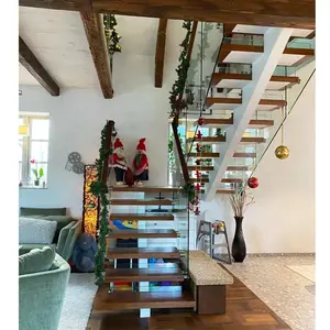 Escalera de peldaños de madera dura para interiores de nuevo diseño con barandilla de vidrio templado, escaleras de ático de columna central