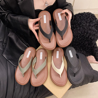 Nouvelles tongs 2026 pour femmes, confortables et simples, à plateforme, imperméables, antidérapantes et résistantes à l'usure pour la plage