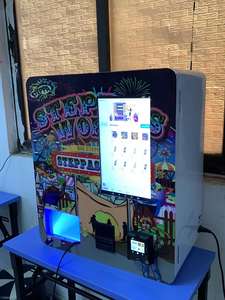 Opération facile blanc 15.6 pouces écran tactile mural mental distributeur automatique de cigarettes prix bon marché à vendre - Product Image 2