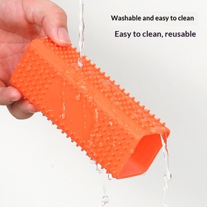 <span class=keywords><strong>Spazzola</strong></span> per la rimozione dei peli di animali domestici per cani e gatti, in silicone, strumento per la toelettatura con pettine districante - Produttore Zhejiang - Product Image 2
