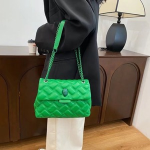 B647509YO Nouveau sac à bandoulière/sac croisé rétro de créateur pour femmes, sac de luxe de haute qualité pour femmes, style hivernal tendance et célèbre - Product Image 4