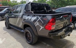 Bệ bước bên phải bằng hợp kim nhôm màu đen, thiết kế mới năm <span class=keywords><strong>2025</strong></span>, dành cho thị trường phụ tùng thay thế, lắp đặt không cần khoan cho <span class=keywords><strong>Hilux</strong></span> - Product Image 3