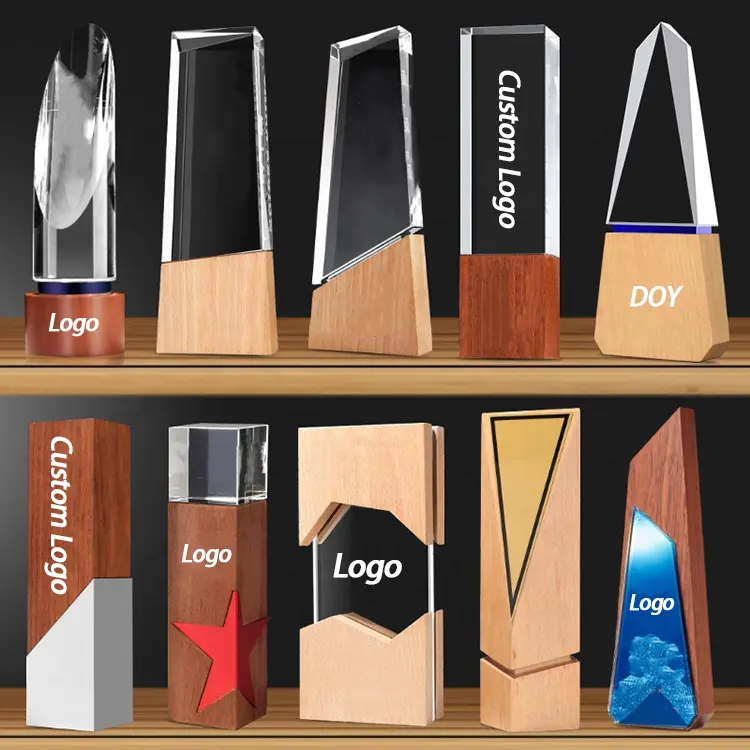 ग्लास पदक थोक कस्टम डिजाइन लोगो व्यापार उपहार के लिए लकड़ी के आधार क्रिस्टल धातु ट्रॉफी