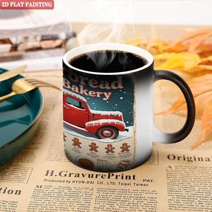 Mug en céramique noir givré de 11 oz, changeant de couleur à la chaleur, motif boulangerie pain d'épices - Product Image 5