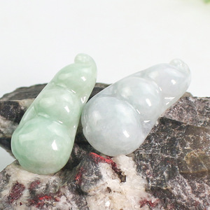 Pendentif Haricot Porte-Bonheur en Jade Féerique, Pierre Naturelle Verte et Blanche, Forme Végétale, Unisexe, Usage Quotidien, Origine Hangzhou DZFCCFD - Product Image 1