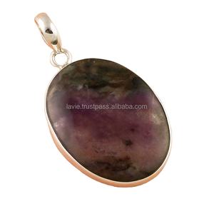 Bijoux de créateur antiques en argent sterling 925 Pendentif en pierres précieuses Sugilite naturelle avec finition antique Fournisseur direct pour les mariages - Product Image 1