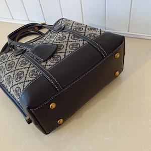 กระเป๋าโท้ทดีไซน์หรูสไตล์เรโทร แฟชั่นสำหรับสุภาพสตรี แบรนด์เนม เหมาะสำหรับการใช้งานในชีวิตประจำวัน - Product Image 5