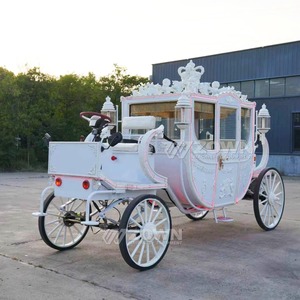 Calèche royale électrique baroque rouge dorée avec auvent à franges pour défilé de mariage et décoration de lieu - Product Image 1