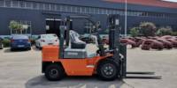 Chariot élévateur diesel 3 tonnes élégant avec cabine climatisée, prix direct usine, transmission automatique pour centre logistique