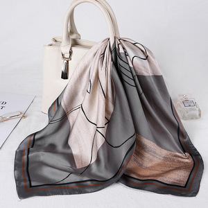 Nouveau japonais et coréen doux Simple classique vague Point 70*70cm petite écharpe <span class=keywords><strong>soie</strong></span> femmes petits foulards carrés - Product Image 4