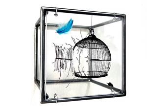 Sculpture OEM ODM Anime Freedom Cage, impression artistique faite à la main, cadeau « Aime-toi toi-même » - Product Image 1
