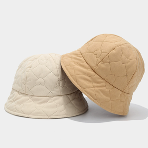 Nouveau Chapeau Bob Rétro Littéraire pour Femme, en Velours Côtelé avec Motif Cœur, Tendance Automne Hiver - Product Image 3