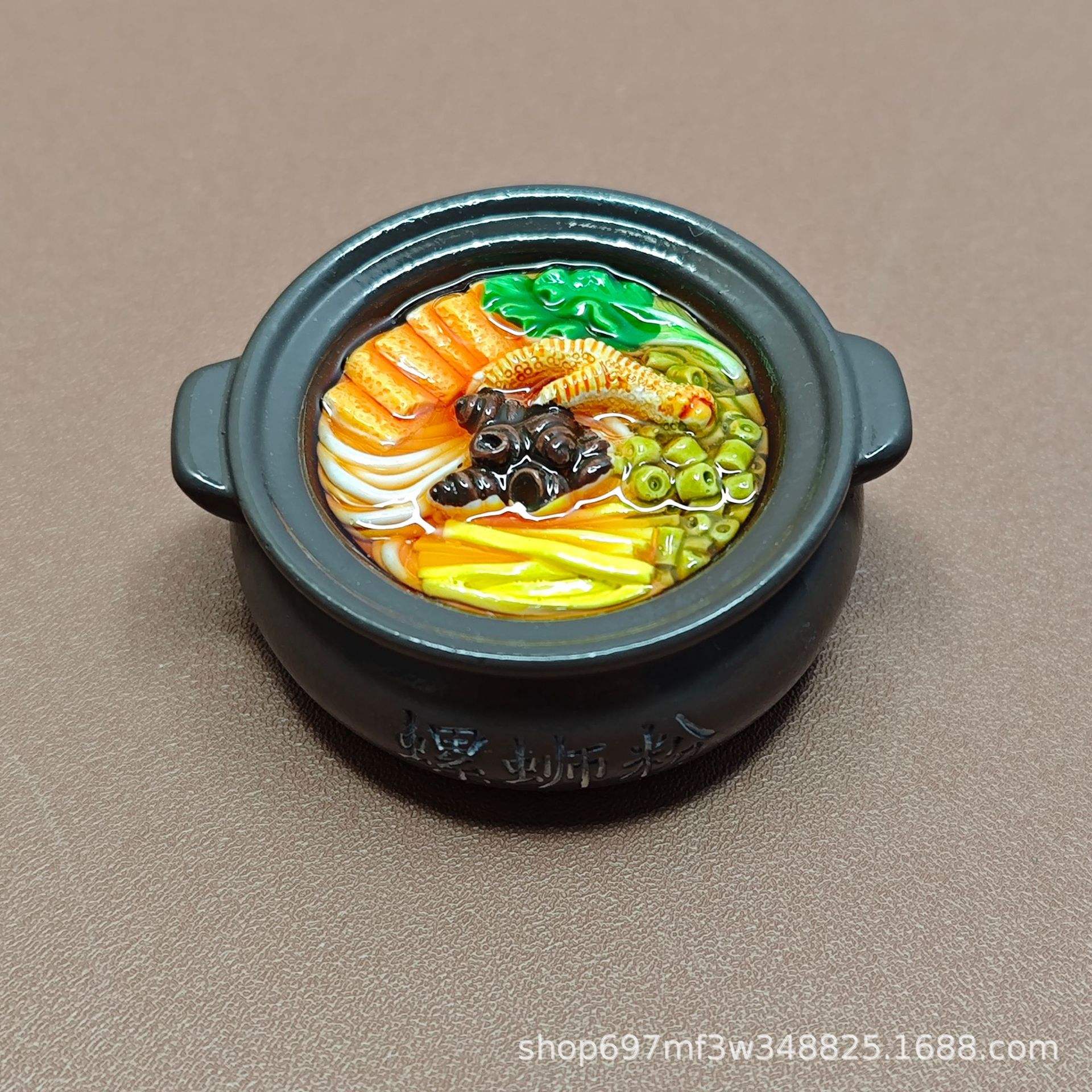 บะหมี่หอยทากหม้อดินแม่เหล็กตู้เย็นกูร์เมต์ (สีดำ)