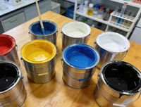 Pâte colorante polyuréthane à forte puissance de teinture, développement de couleurs vives, effet de profondeur intense pour la finition des graines de bois