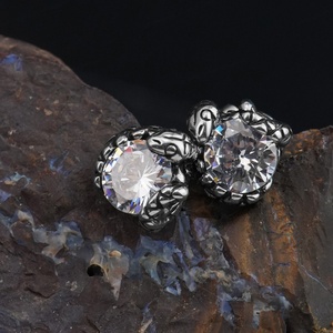 Pendientes de serpiente con cierre de rosca para hombre, estilo punk gótico, con diseño de tapones redondos y túnel para la oreja - Product Image 2