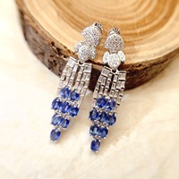 Boucles d'oreilles pendantes populaires en saphir bleu naturel, en argent sterling S925 avec sertissage raffiné et style accrocheur, idéales pour les cadeaux