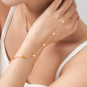 Pulsera de dedo de acero inoxidable chapada en oro de 18 quilates con circonita brillante, cadena de mano con corazón de acero inoxidable que no se desvanece, joyería para mujer - Product Image 2