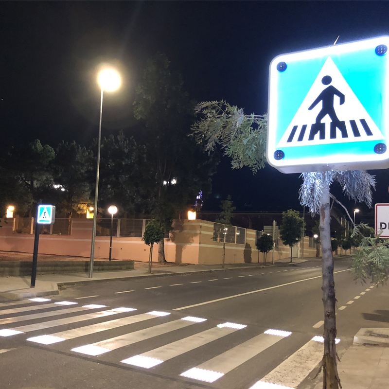 Интеллектуальная система пересечения пешеходов, предупреждающая умная система освещения зебры, Беспроводная bluetooth Солнечная Дорожная шпилька для движения