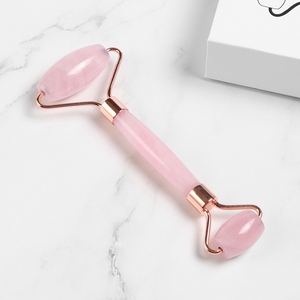 <span class=keywords><strong>Rodillo</strong></span> Facial de <span class=keywords><strong>Cuarzo</strong></span> <span class=keywords><strong>Rosa</strong></span> con Logotipo Personalizado de Alta Calidad, Piedra Natural Auténtica para Masaje Antienvejecimiento y Blanqueador - Product Image 4