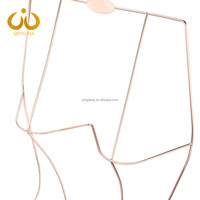 Porte-vêtements en fil de fer sur mesure de luxe pour lingerie, soutien-gorge, maillot de bain, bikini, vêtements en métal doré