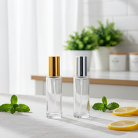 Flacon de sérum en verre transparent de luxe avec pompe distributrice et options d'impression multiples pour les spas, salons de beauté et soins aromathérapeutiques