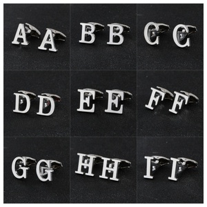 中国サプライヤー卸売カフスボタン男性レターシルバー26英字光沢メンズカフスボタン鉄カフスボタン文字<span class=keywords><strong>m</strong></span> - Product Image 2