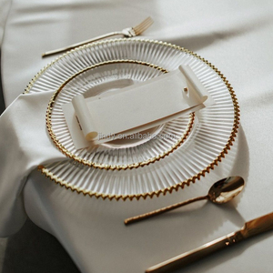 Assiettes de présentation rondes en plastique pour mariage, 13 pouces, dorées, électroplatées, style vintage, pour décoration de table - Product Image 1