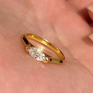 18K Gold and S925 Pure Silver Ring 94-<b>point</b> Horse Eye Diamond Minimalist Arch Ins High-End Style <b>Light</b> Luxury - Product Image 3