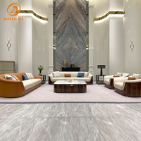 Leicht Luxuriöses Italienisches Ledersofa-Set mit Schwammfüllung - Modulares Design für Hochwertige Wohnungen, Apartments und Hochzeiten