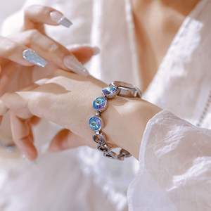 BS-F17492025新しい女性の腕時計ロマンチックな夢カラフルなクリスタル高級クォーツ時計 - Product Image 5