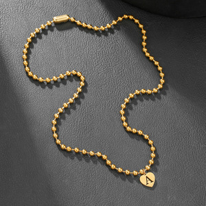 Collar con colgante de corazón de acero inoxidable con inicial del alfabeto inglés A para uso diario, regalo de aniversario - Product Image 3