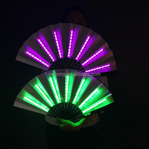 Éventail à main pliable lumineux LED haute luminosité populaire, éventails de mariage, éventail à main lumineux en bois de bambou pour cadeau, soirée de mariage, bar, <span class=keywords><strong>club</strong></span> - Product Image 1