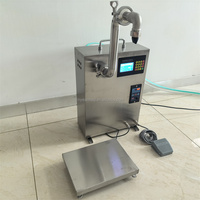 Machine de remplissage semi-automatique de bureau de haute qualité à pompe à engrenages pour pâtes liquides (miel, confiture, beurre de cacahuète, sauce chocolat)