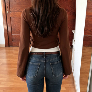 Blusa Y2K de manga larga para mujer, estilo cruzado con lazo lateral, cuello en V, manga acampanada, corte cropped, ajuste casual y ceñido - Product Image 5