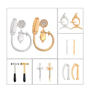 Broche créative en alliage de microscope médical, plaquée argent, accessoire de mode unisexe - Product Image 5