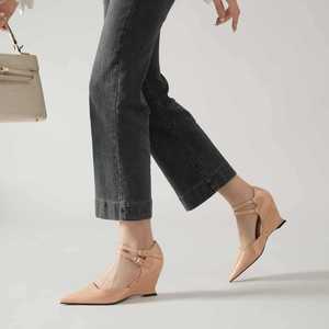 Sandalias de cuña de charol con punta, tira trasera y cierre de hebilla, cómodas para mujer, para todas las estaciones - Product Image 3