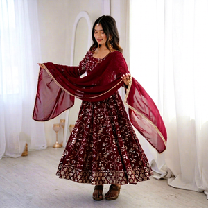 Robe Anarkali brodée bordeaux avec dupatta en mousseline de soie, ensemble Salwar Kameez pour femme, tenue de mariage et de fête - Product Image 1