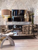Console en métal au design noir moderne et épuré, meuble d'entrée de luxe léger avec base en cuivre pur, table d'appoint