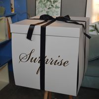 Boîte-cadeau surprise de ballon de confession d'anniversaire boîtes rigides avec estampage de gaufrage de stratification brillante et mate-pour offrir des cadeaux