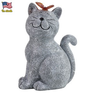 Ornement de chat en résine à énergie solaire avec papillon sur la tête-Idéal pour les amoureux des chats pour décorer les jardins ou les maisons - Product Image 1
