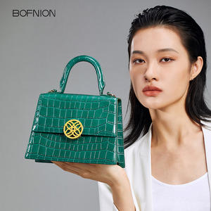 Sac à main de luxe en cuir véritable pour femme avec bandoulière – Sac de créateur durable - Product Image 6