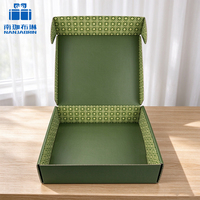 Boîte d'expédition en carton ondulé écologique et portable avec logo personnalisé, finition estampée à chaud avec impression UV, emballage recyclable pour cadeaux et artisanat