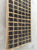 Panneau de porte gaufré en acrylique UV haut de gamme, personnalisation en gros directe usine pour hôtels, bureaux, villas et communautés